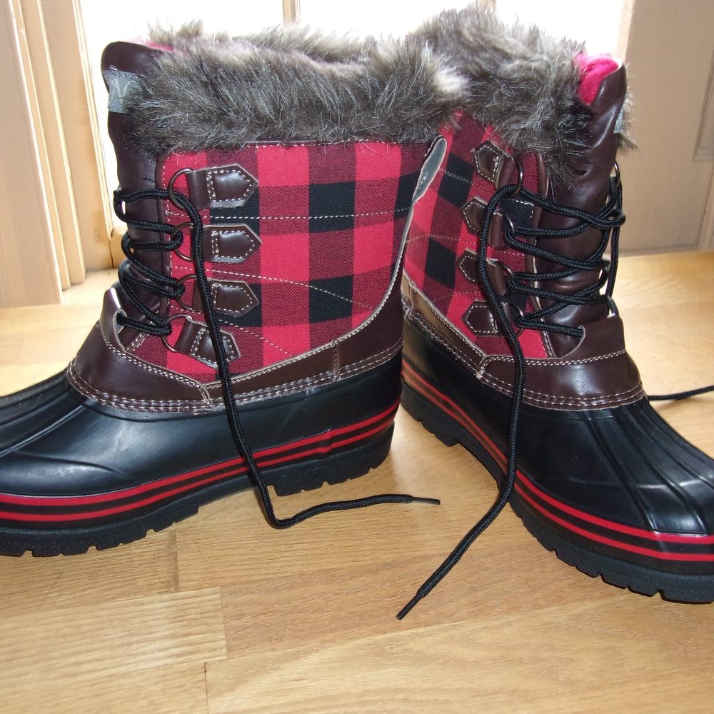 Natural Reflections Boots, Bass Pro Shops, NWT